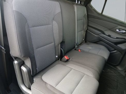 Used 2023 Chevrolet Traverse LT FWD image 18