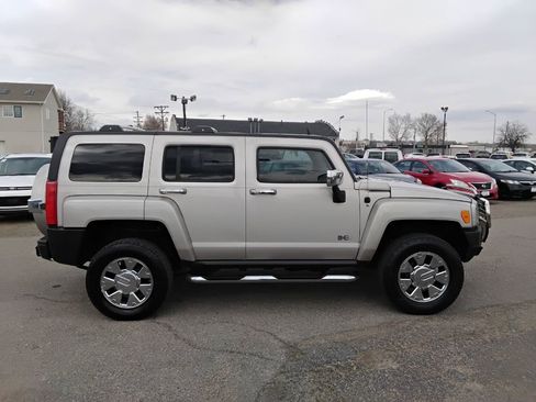 Used 2007 HUMMER H3 image 4