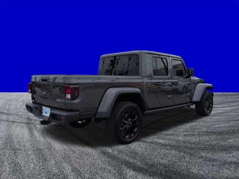 Used 2025 Jeep Gladiator Mojave AWD/4WD image 4