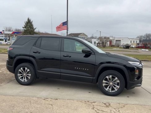 New 2026 Chevrolet Equinox LT w/ Convenience Package II image 2