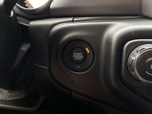 Used 2023 Jeep Gladiator Mojave w/ LED Lighting Group AWD/4WD image 18