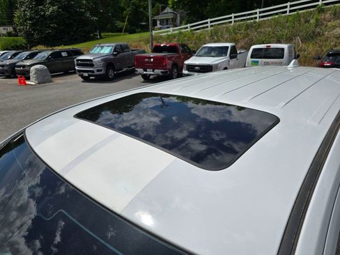 Used 2021 Dodge Durango SRT w/ Technology Group AWD/4WD image 24
