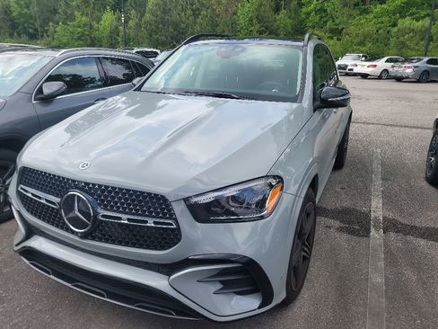 Used 2025 Mercedes-Benz GLE 350 4MATIC image 2