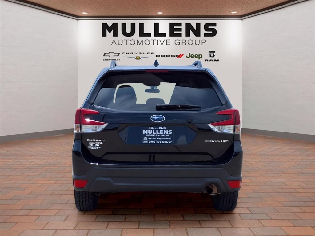 Used 2023 Subaru Forester Premium AWD/4WD image 6