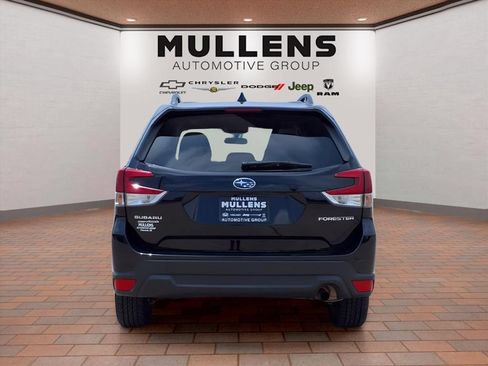 Used 2023 Subaru Forester Premium AWD/4WD image 6