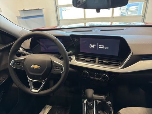 New 2026 Chevrolet Trax LT w/ Driver Confidence Package FWD image 28