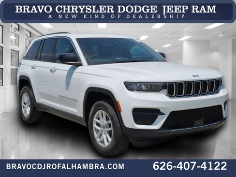 New 2026 Jeep Grand Cherokee Laredo RWD image 1