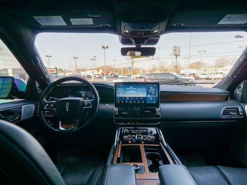 Used 2023 Lincoln Navigator L Black Label AWD/4WD image 16