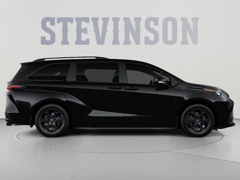New 2026 Toyota Sienna XLE Woodland Edition AWD/4WD image 12