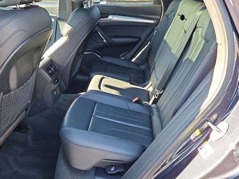 Used 2020 Audi Q5 2.0T Premium w/ Titanium Sport Package image 13