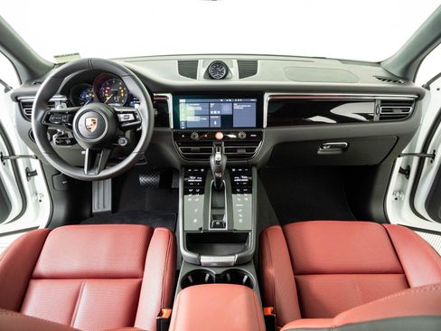 New 2026 Porsche Macan Turbo AWD/4WD image 19