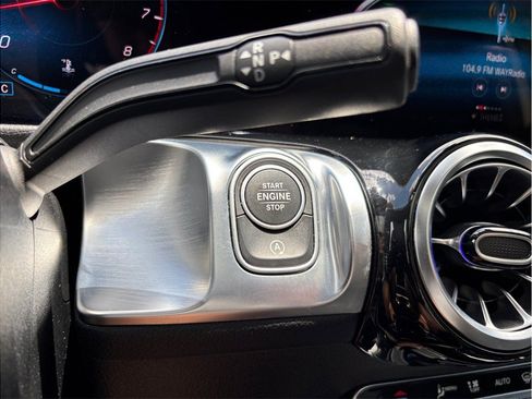 Used 2023 Mercedes-Benz GLB 250 4MATIC image 29