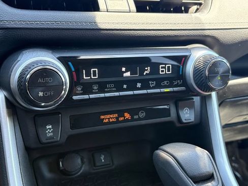 Used 2022 Toyota RAV4 XLE w/ Convenience Package FWD image 26