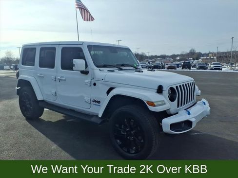 Used 2021 Jeep Wrangler Unlimited Sahara AWD/4WD image 8