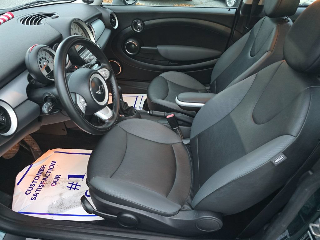 Used 2010 MINI Cooper Hardtop FWD image 8