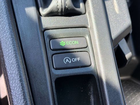 Used 2025 Honda Accord SE image 19