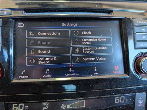 Used 2018 Nissan Rogue SV FWD image 13