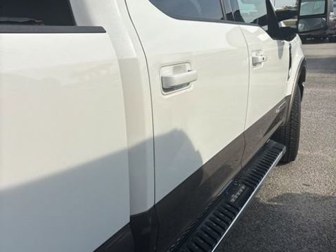 Used 2020 Ford F250 Lariat w/ Lariat Ultimate Package image 11