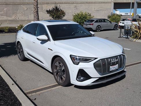Used 2022 Audi e-tron Premium Plus AWD/4WD image 4