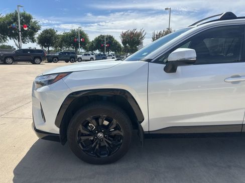 Used 2024 Toyota RAV4 SE AWD/4WD image 2