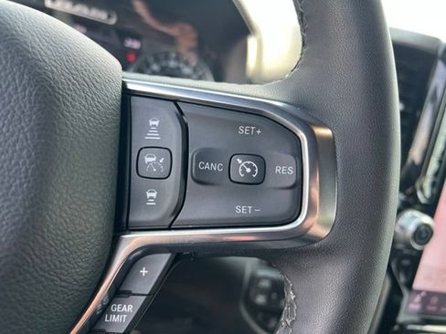 Used 2025 RAM 1500 Laramie AWD/4WD image 17