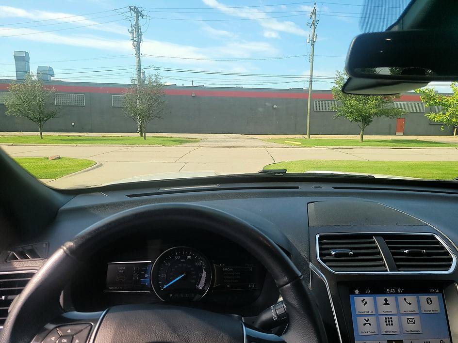 Used 2019 Ford Explorer Limited w/ Equipment Group 301A AWD/4WD image 25