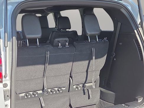 New 2026 Chrysler Pacifica Select image 9