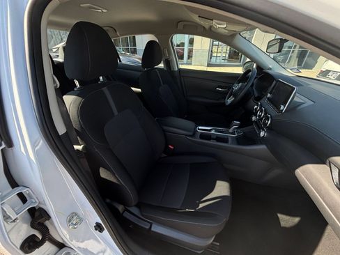 Used 2025 Nissan Sentra SV FWD image 30