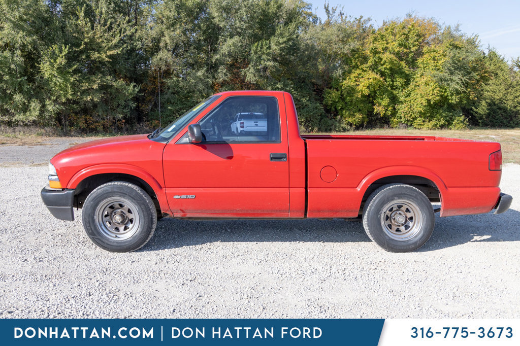Used 1998 Chevrolet S10 Pickup 2WD Regular Cab image 3