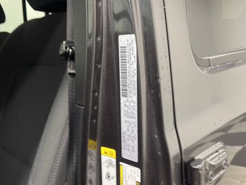 Used 2018 Jeep Wrangler Unlimited Sport S AWD/4WD image 26