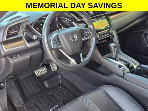 Used 2019 Honda Civic Touring image 10