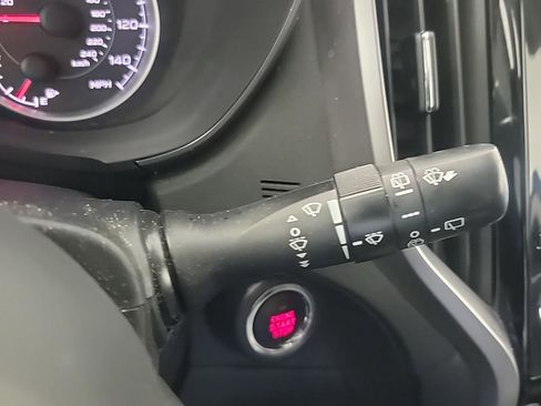 Used 2020 Subaru Ascent Premium w/ Convenience Package image 27