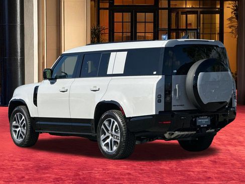 New 2026 Land Rover Defender 130 X-Dynamic SE AWD/4WD image 3