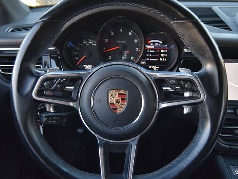Used 2020 Porsche Macan image 12