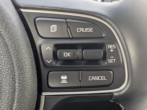 Used 2019 Kia Niro LX image 29