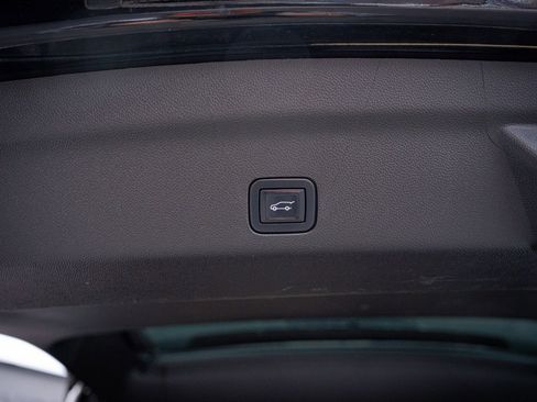 Used 2022 Chevrolet Tahoe Premier image 34