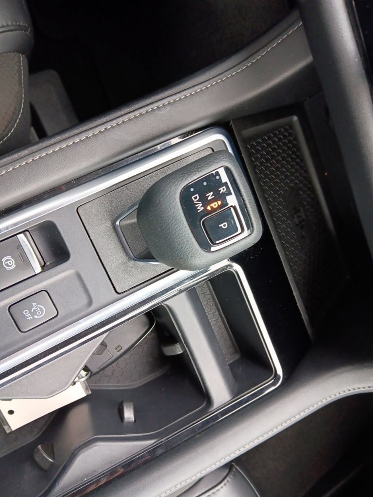 Used 2023 Nissan Pathfinder SL AWD/4WD image 19