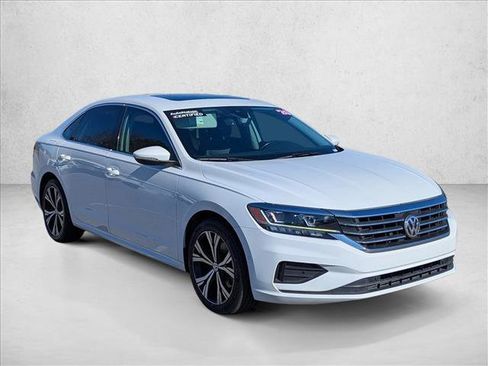 Used 2020 Volkswagen Passat 2.0T SEL image 3