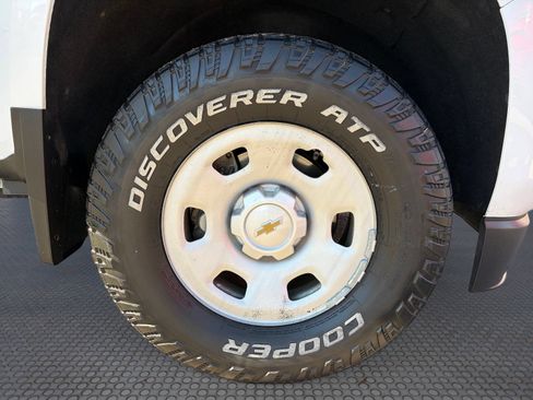 Used 2019 Chevrolet Colorado W/T w/ WT Convenience Package RWD image 10