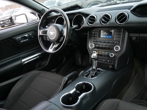 Used 2016 Ford Mustang Convertible image 14