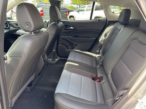 Used 2025 Chevrolet Trax LT FWD image 31