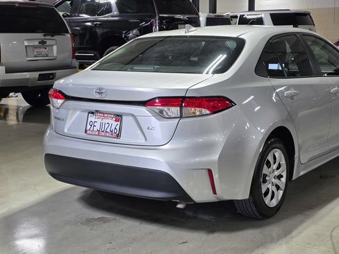 Used 2023 Toyota Corolla LE FWD image 11