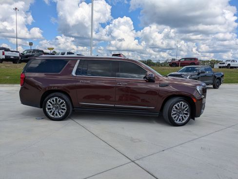 Used 2023 GMC Yukon XL Denali Ultimate w/ LPO, Floor Liner Package image 8