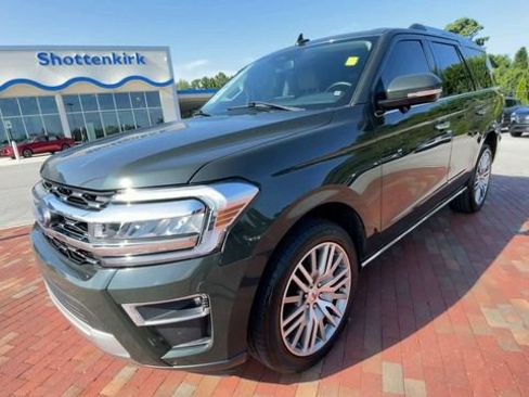 Used 2023 Ford Expedition Limited RWD image 5