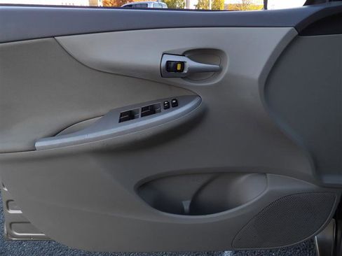 Used 2010 Toyota Corolla LE image 19