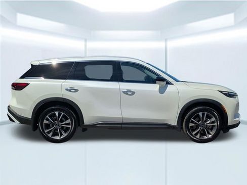 Used 2023 INFINITI QX60 Luxe w/ Cargo Package FWD image 8