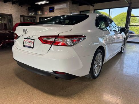 Used 2018 Toyota Camry LE FWD image 7