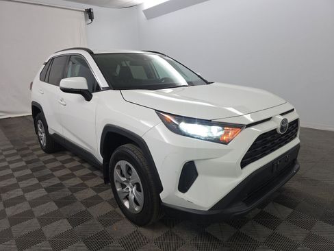 Used 2021 Toyota RAV4 LE image 3