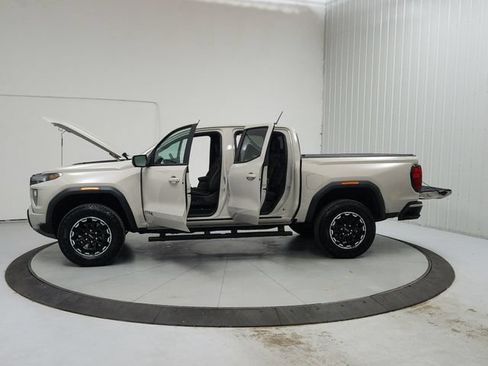 Used 2026 GMC Canyon AT4 w/ Technology Plus Package AWD/4WD image 12