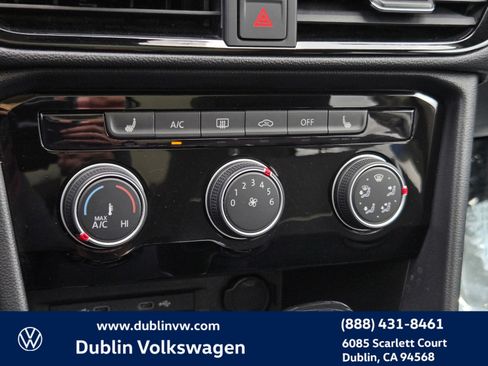 Certified 2023 Volkswagen Taos SE w/ Panoramic Sunroof Package FWD image 20